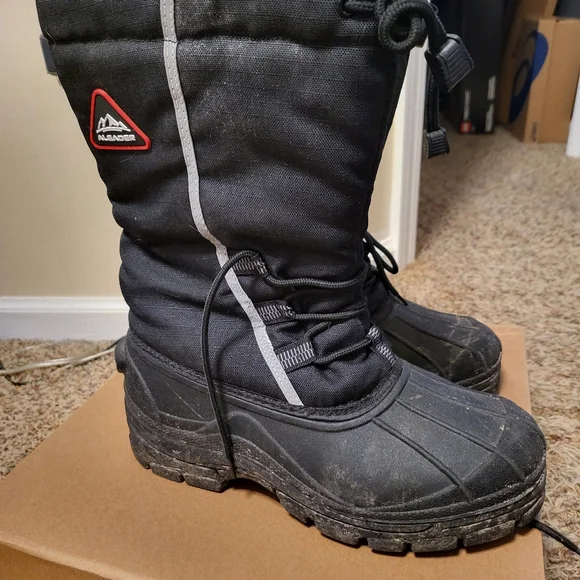 Aleader black 3M insulated snow boots size men’s 9 (ladies 7-1-2) Amazon.com | ALEADER Insulated Snow Boots For Men  main image 3